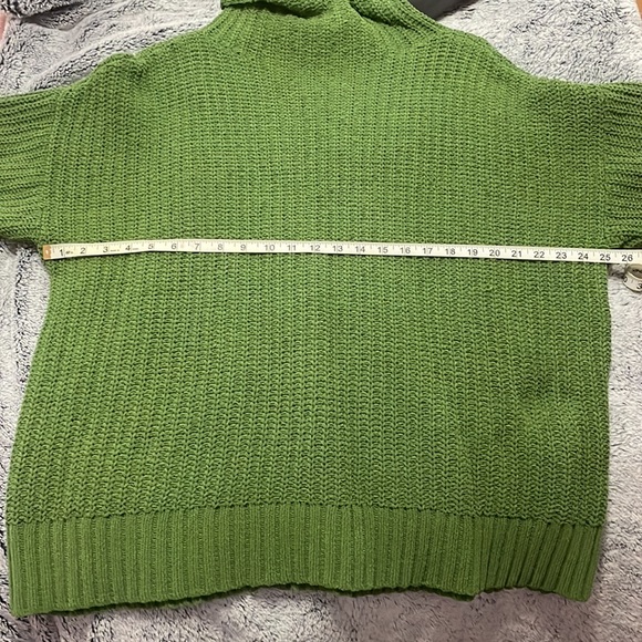 Green oversized sweater - Picture 9 of 9